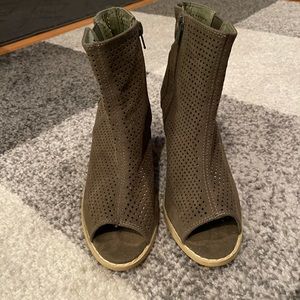 Rue 21 Peep toe Booties